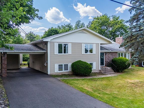 3rd image of 20 Grandview Dr