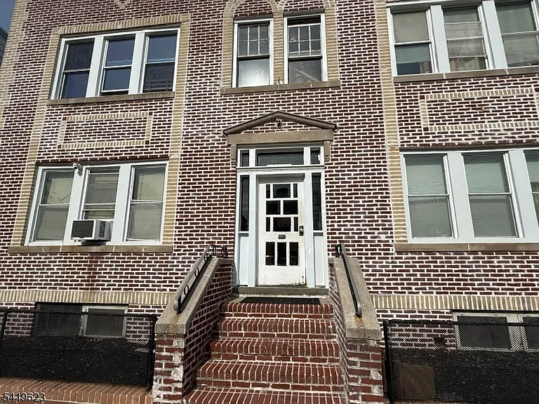 740 N 8th St #3 — Photo 16