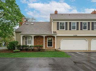 2S708 Timber Dr, Warrenville, IL 60555