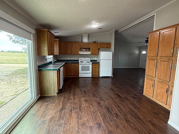 4th image of 254 Maverick Ln