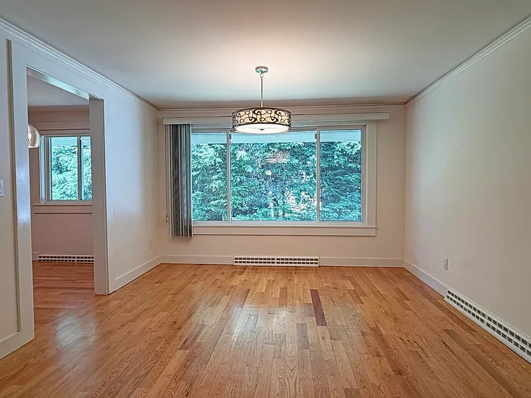 37 Stephen Pl — Photo 16
