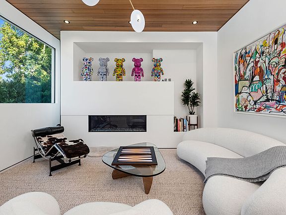 4th image of 730 San Vicente Blvd
