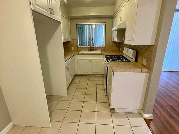 3rd image of 2754 Hermosa Ave APT 3