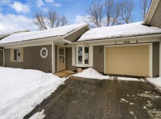 1016 Fox Run Rd, Waconia, MN 55387