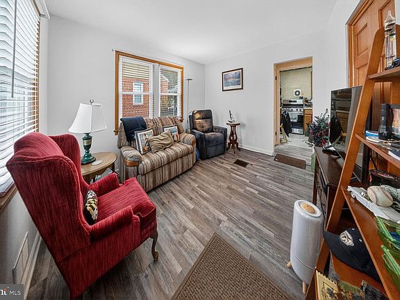 2nd image of 5021 Nantucket Rd