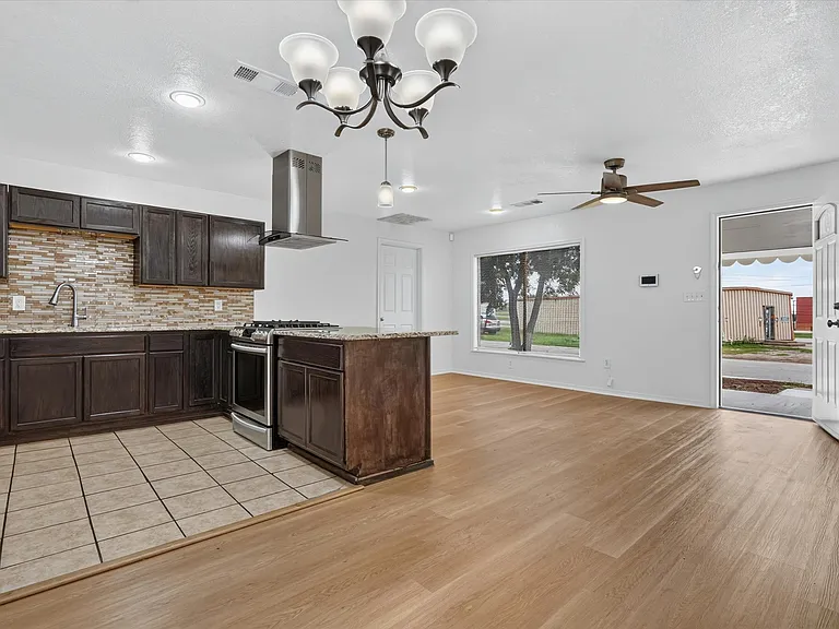 5301 Scoggins St — Photo 5