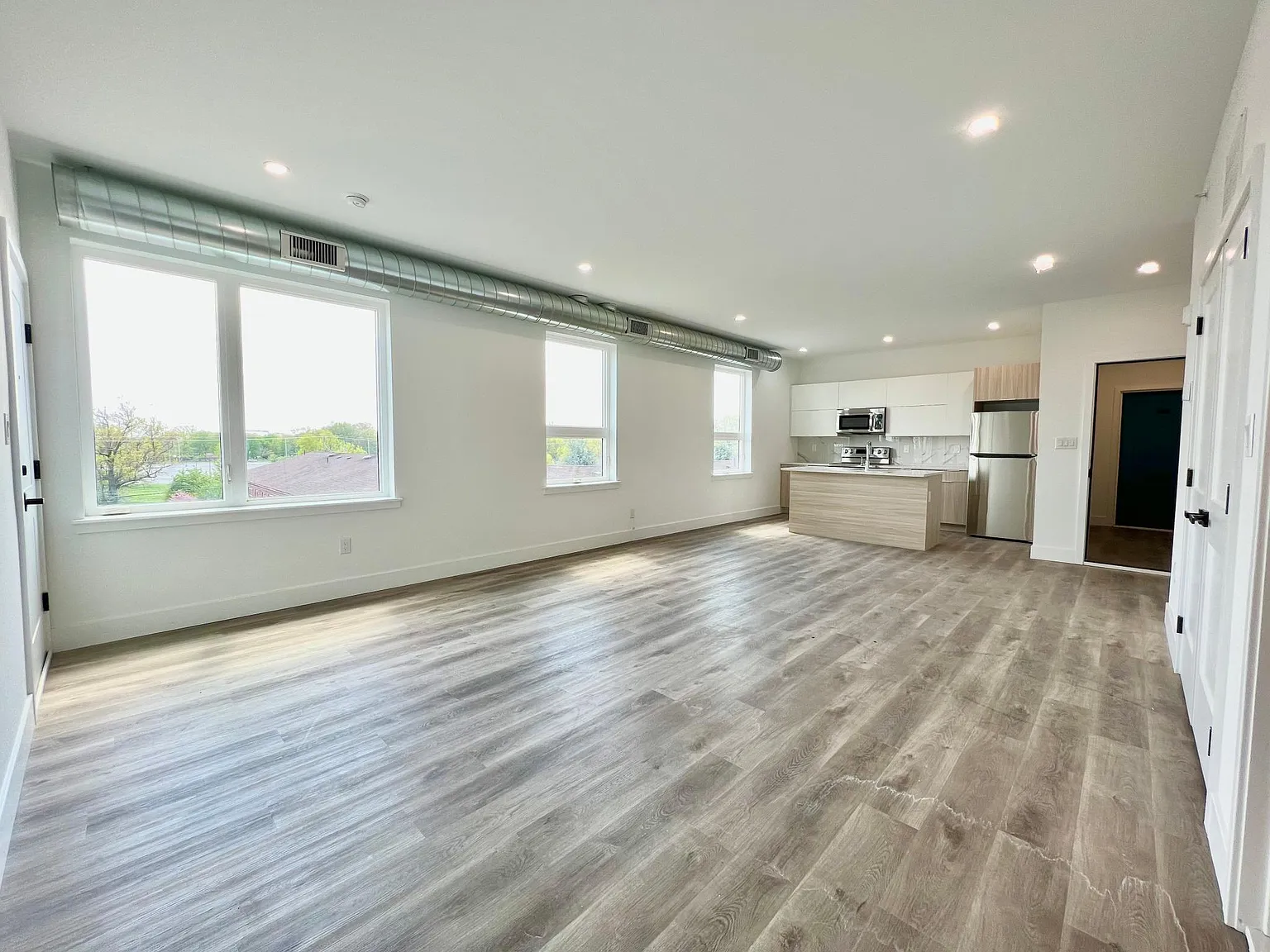 1843 Hartranft St — Photo 1