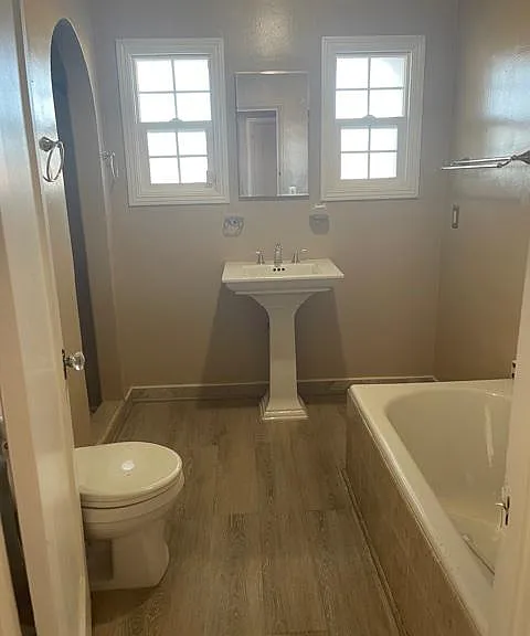 9200 S Hobart Blvd — Photo 10