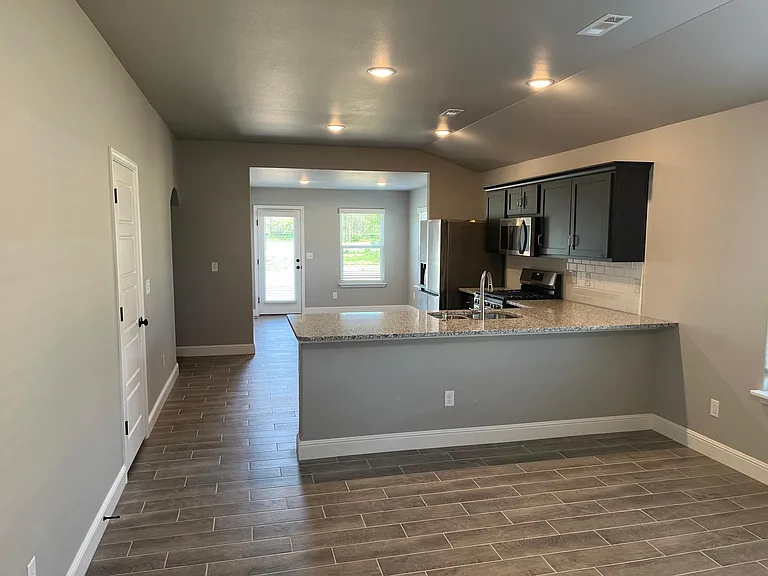 2110 Bluestem Dr — Photo 2