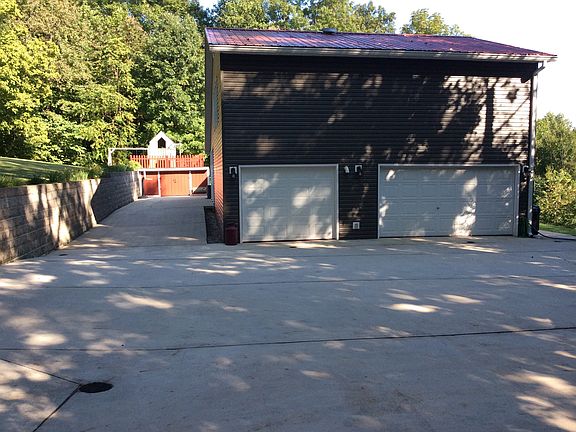 2nd image of 465 Winding River Ln