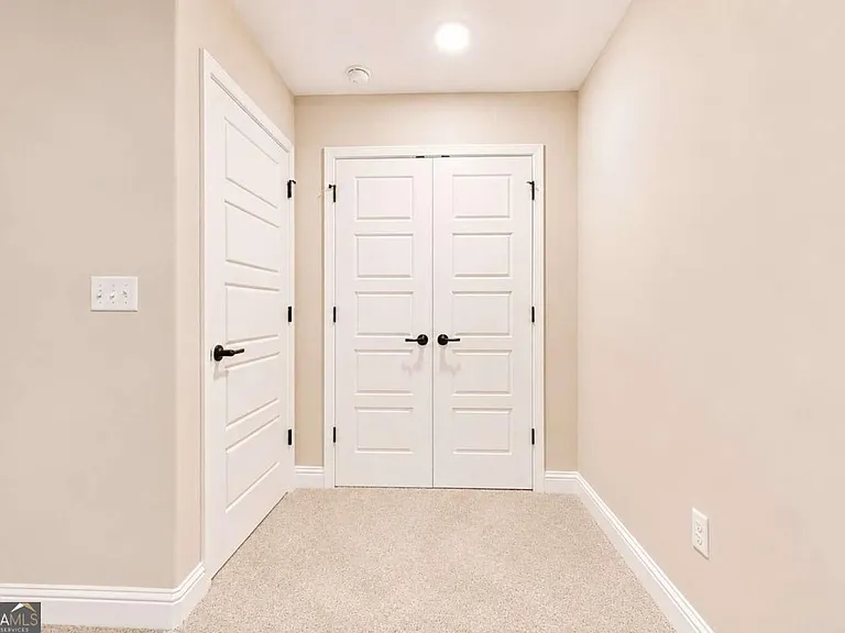 411 Madison Ave — Photo 13