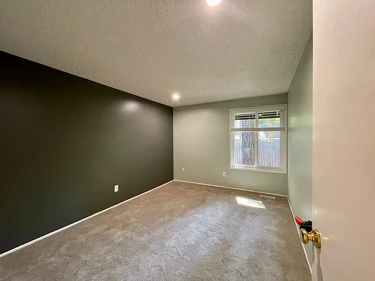 15410 SW Peppermill Ct — Photo 17