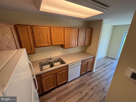 3rd image of 6 Fargreen Ct #1C