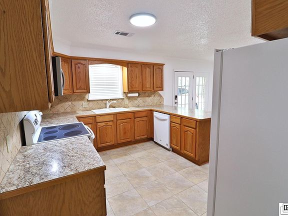 5th image of 906 Dean Chapel Rd