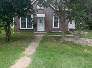 525 NE 5th St, Abilene, KS 67410