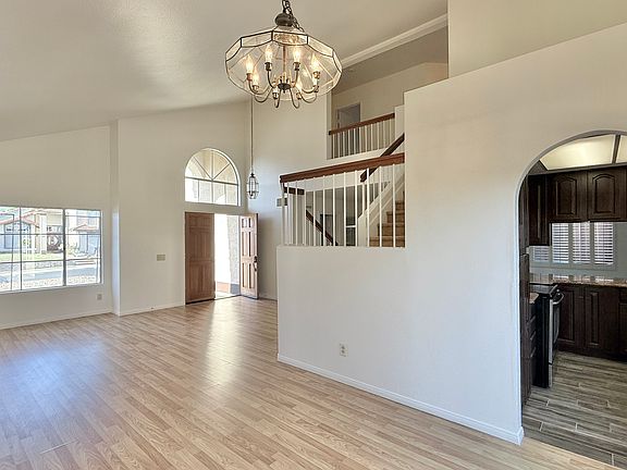 5th image of 8845 La Cartera St