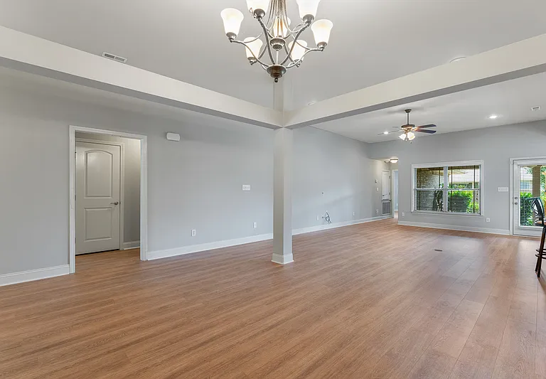 323 Harbor Glen Dr SW — Photo 4