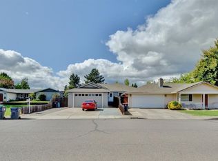 304 Glenn Way, Central Pt, OR 97502