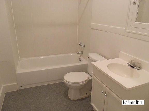 3rd image of 105 N 39th St