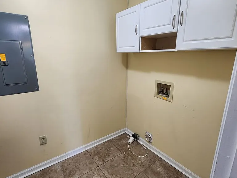 1060 Desert Shield St — Photo 17