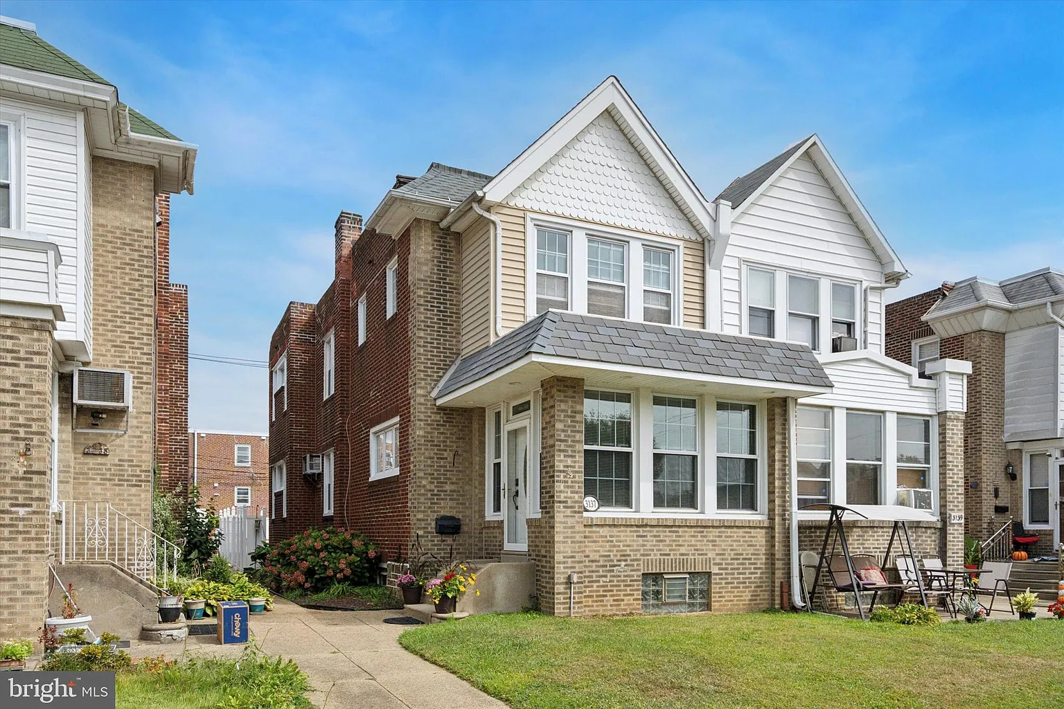 3137 Guilford St photo 1