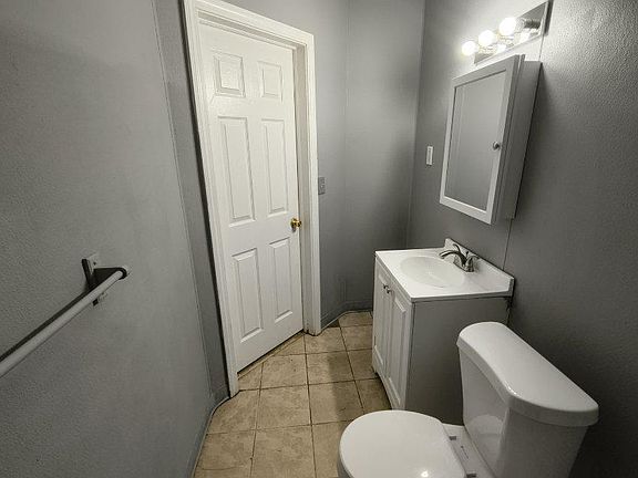 5th image of 61 Bedford St #3C