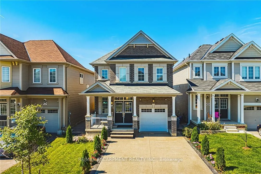 4 bed, $2,800 — Photo 1
