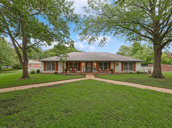 4900 Wedgeview Dr, Hurst, TX 76053
