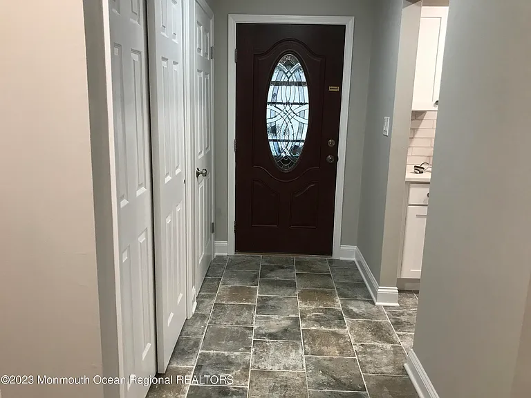 149 Amberly Dr #H — Photo 1