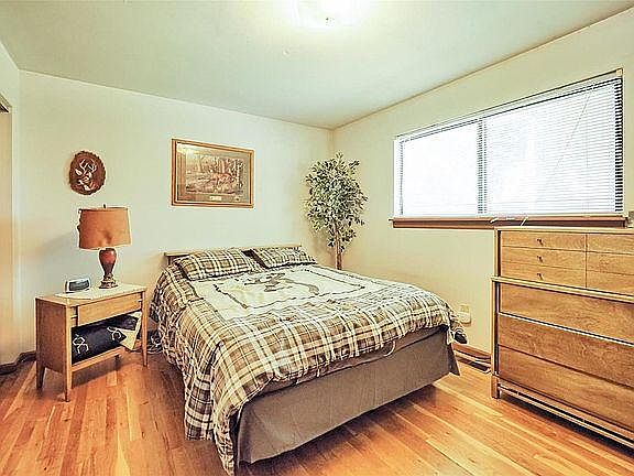 5th image of 3222 Saint Joan Ln