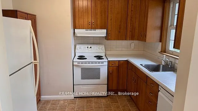 328 Jasper Ave — Photo 7