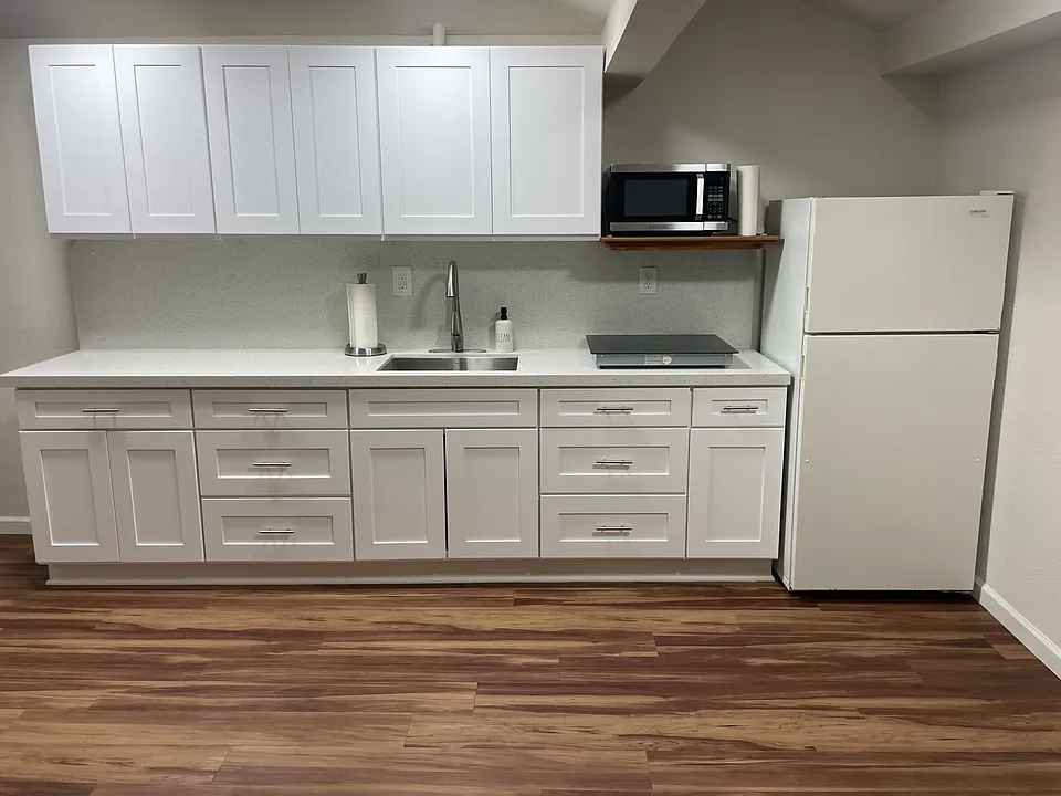 4402 N Lakewood Blvd #4404