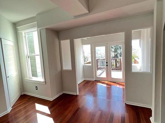 3rd image of 952 Rhode Island St #952