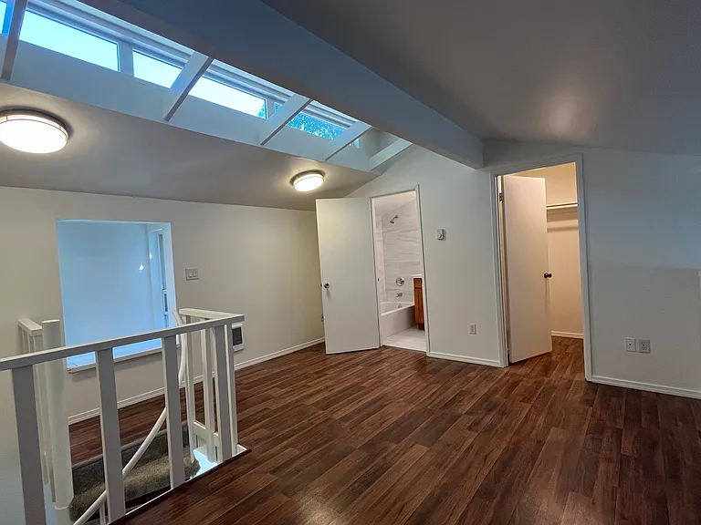 Alder Haus Apartments — Photo 17
