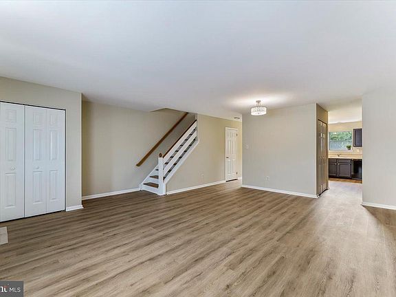 4th image of 113 Cambridge Cir #52