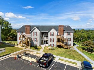 1300 Cedar Ridge Dr #C, Radford, VA 24141