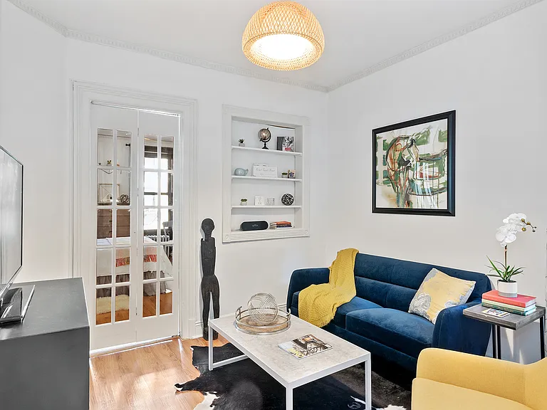 228 W 16th St #4A — Photo 3