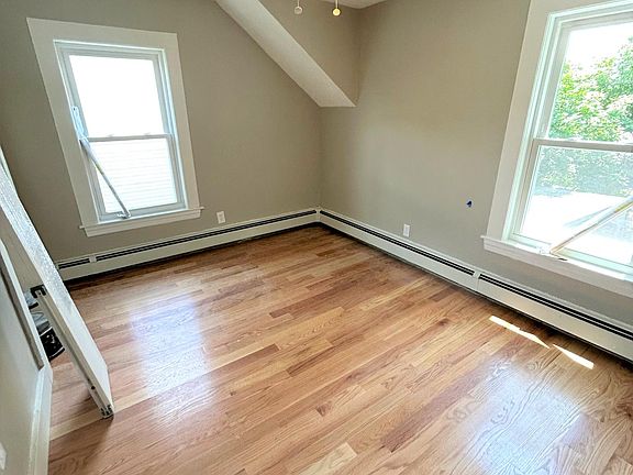 5th image of 17 Wilton St #2