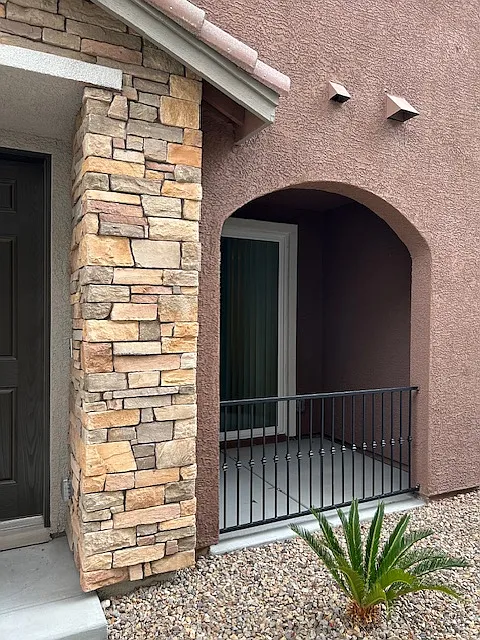 3 bed, 2.5 bath, 1518 sqft, $2,100 — Photo 4