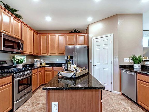 3rd image of 12209 W Desert Ln Unit B