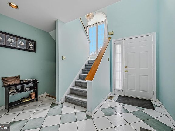 3rd image of 405 W Village Ln
