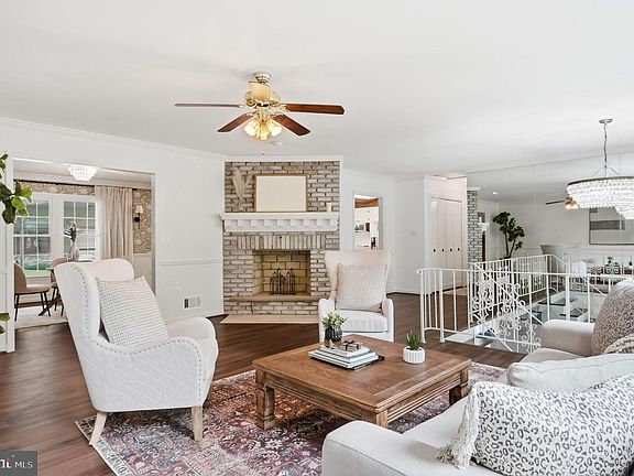 5th image of 11807 Fairgreen Ln