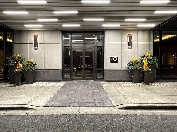 4th image of 401 E Ontario St APT 4304
