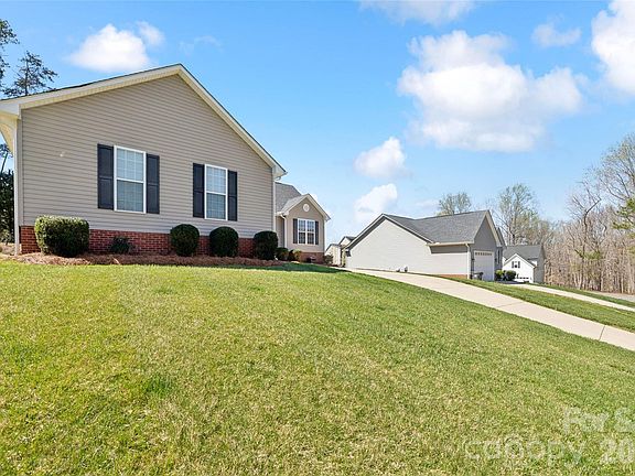 2nd image of 104 Candace Ct