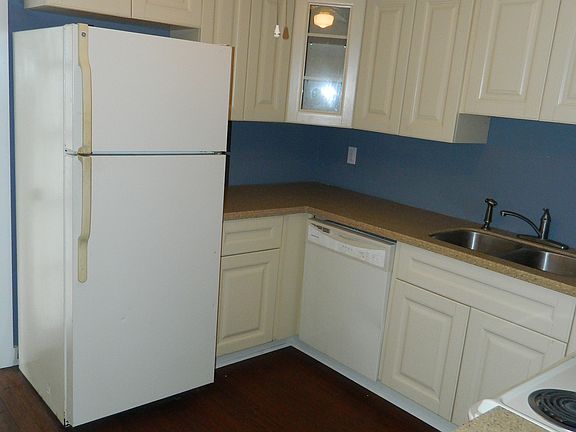 4th image of 4300 NE 12th Ter