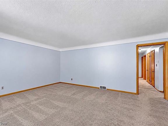 5th image of 6009 Biddulph Rd