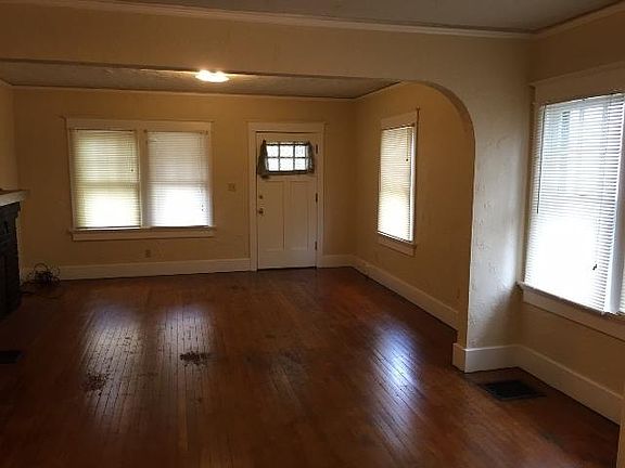 5th image of 300 W Fairview Ave