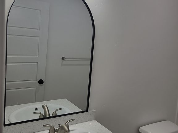 4th image of 744 W Fireside Ln