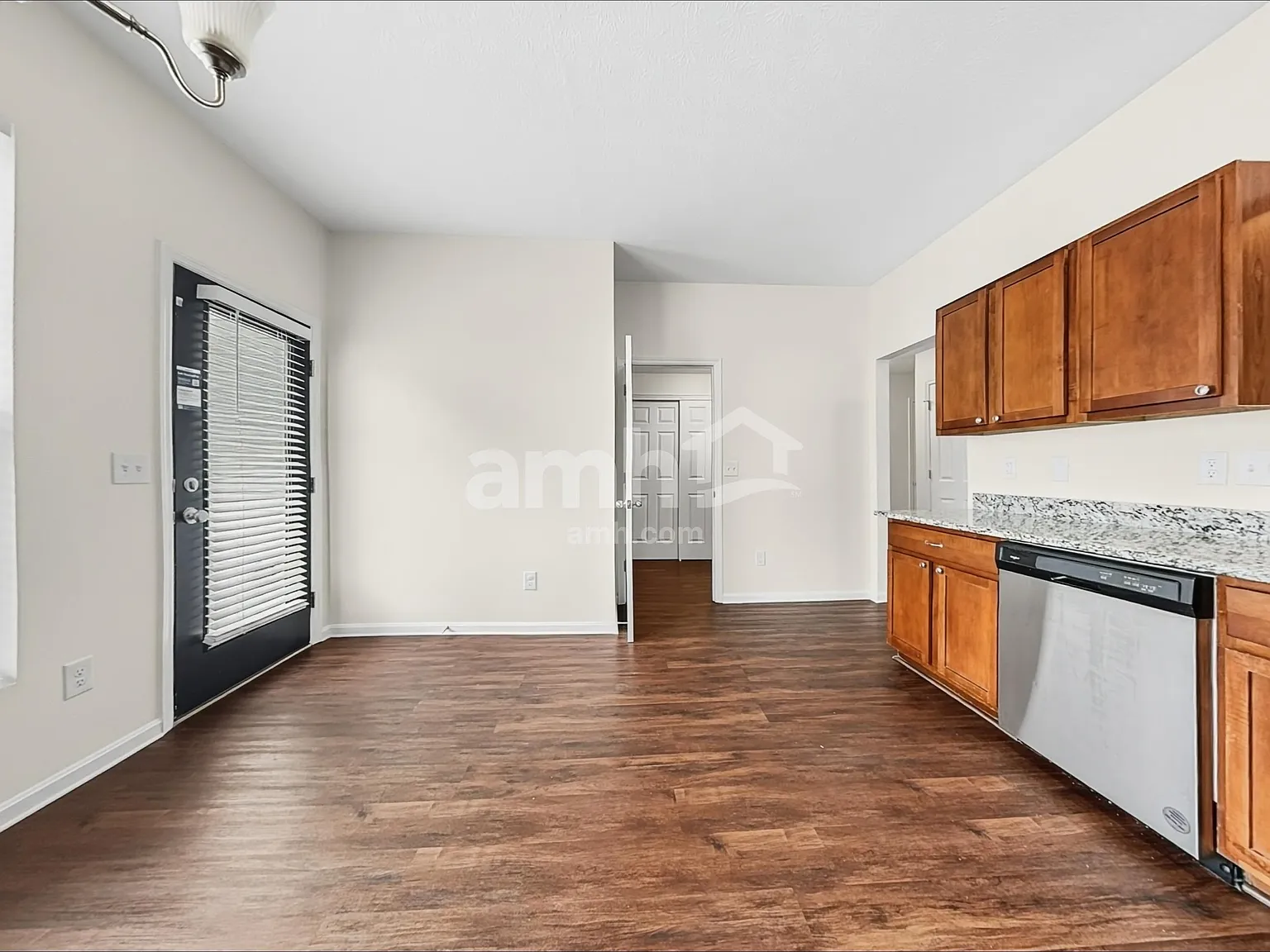 4 bed, 2.5 bath, 1864 sqft, $2,510 — Photo 3