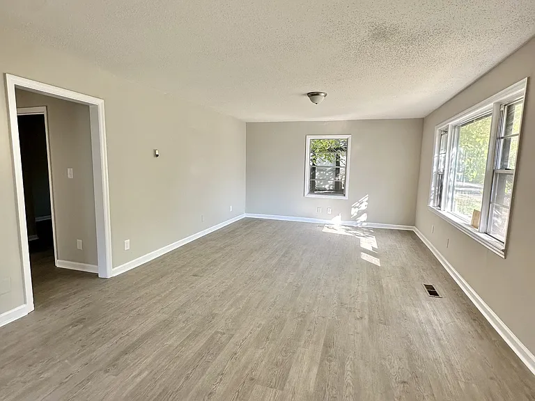 1312 Gulfport St — Photo 2